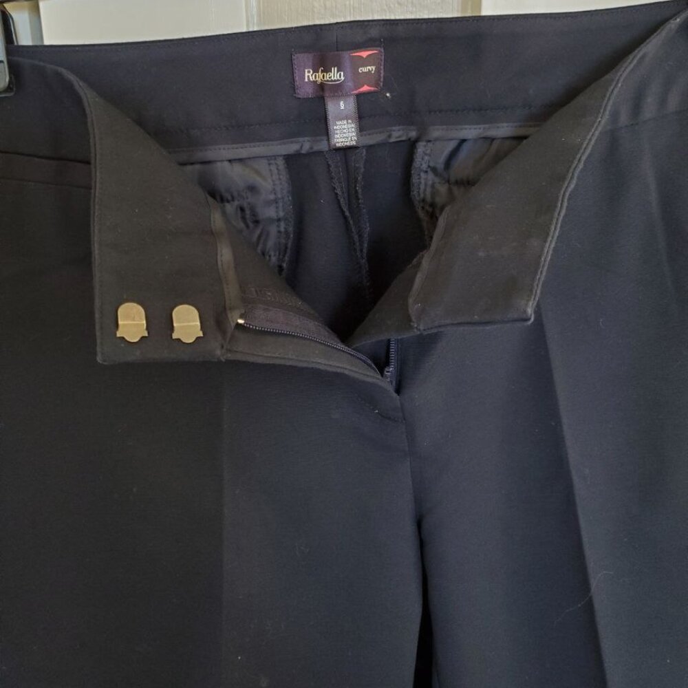 Rafaella Dark Navy Women’s Capri. Size 6 - Picture 8 of 9
